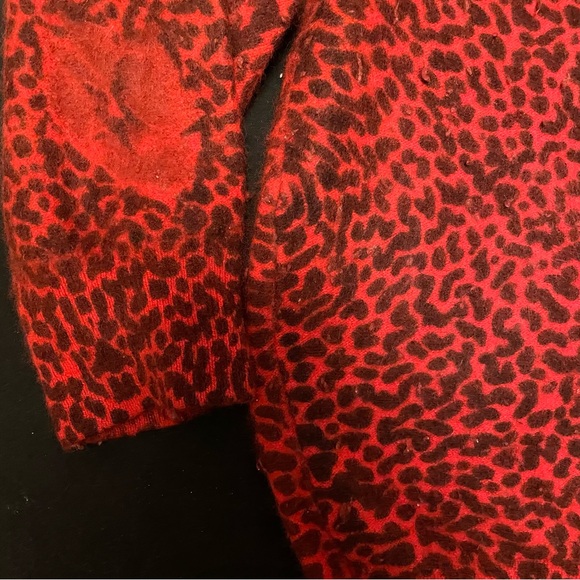 Red Leopard spot and Poppies Sweater - Picture 4 of 7